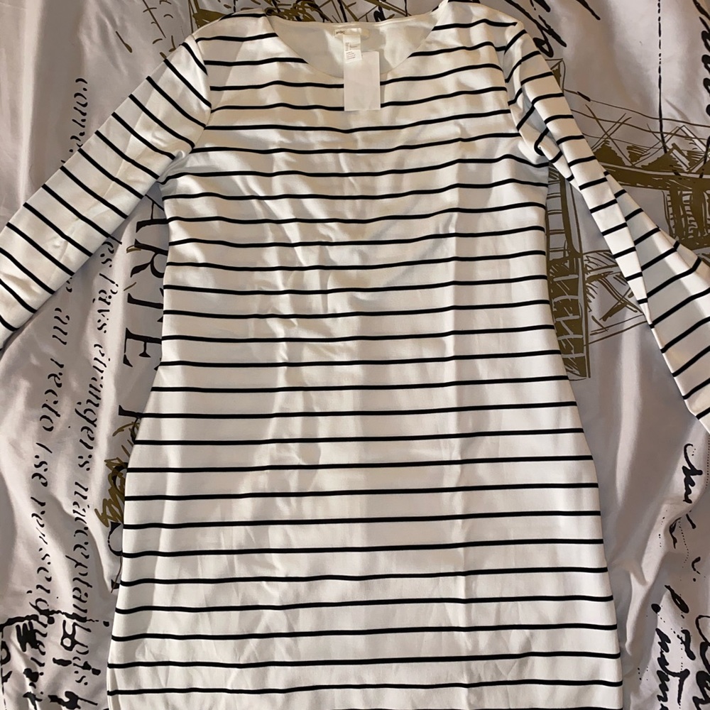 H&M Long-Sleeves Stripped Dress